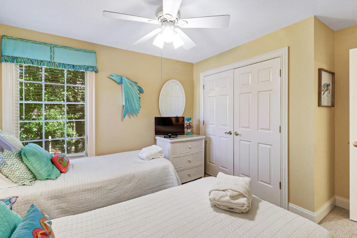 6 Bd 4 And One Half Bath Family Friendly Beach Home With Heated Pool Just A Block To The Beach Hilton Head Island Exterior photo