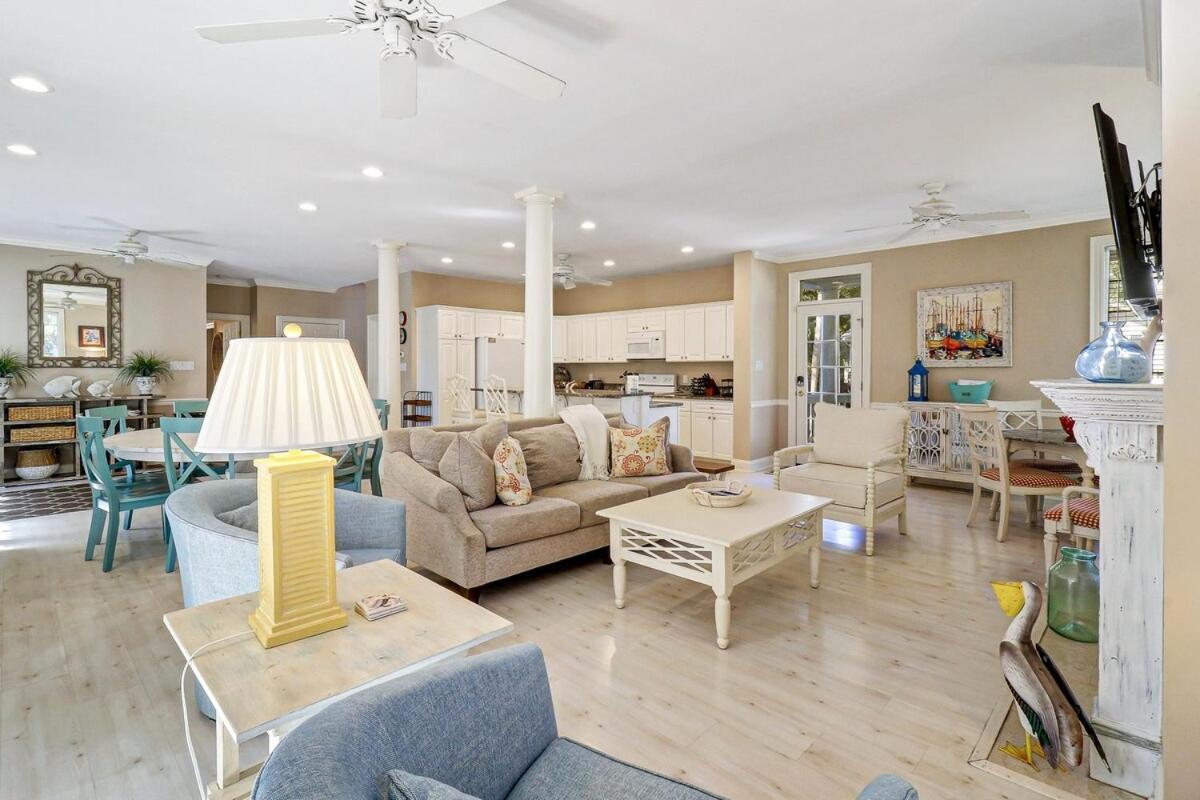 6 Bd 4 And One Half Bath Family Friendly Beach Home With Heated Pool Just A Block To The Beach Hilton Head Island Exterior photo